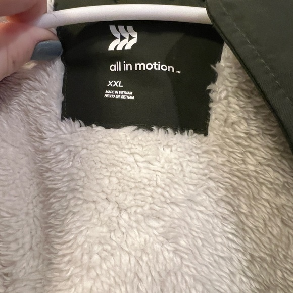 Target All in Motion women’s puffy jacket - Picture 2 of 5